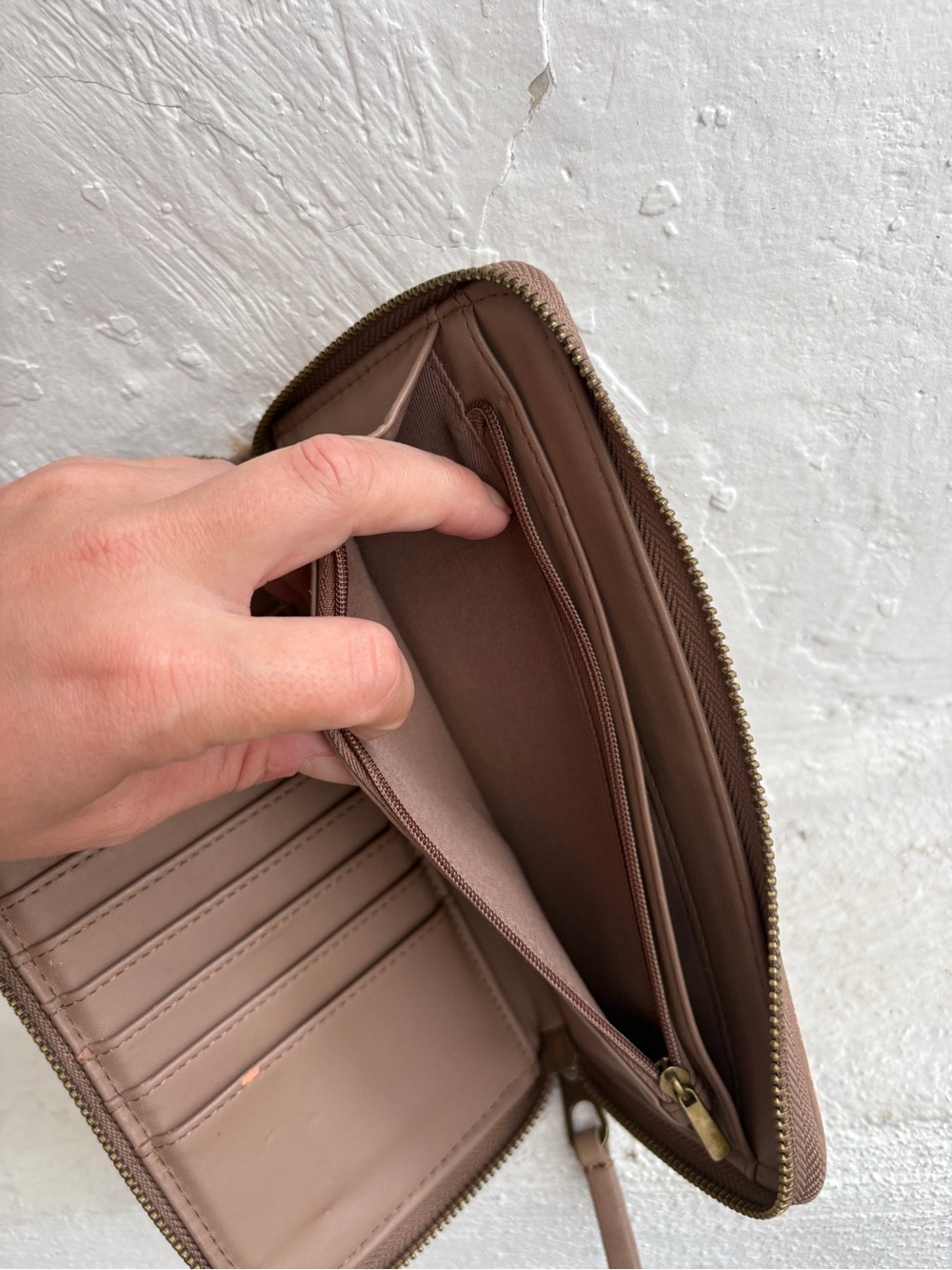 Universal threads wallet - Picture 6 of 7